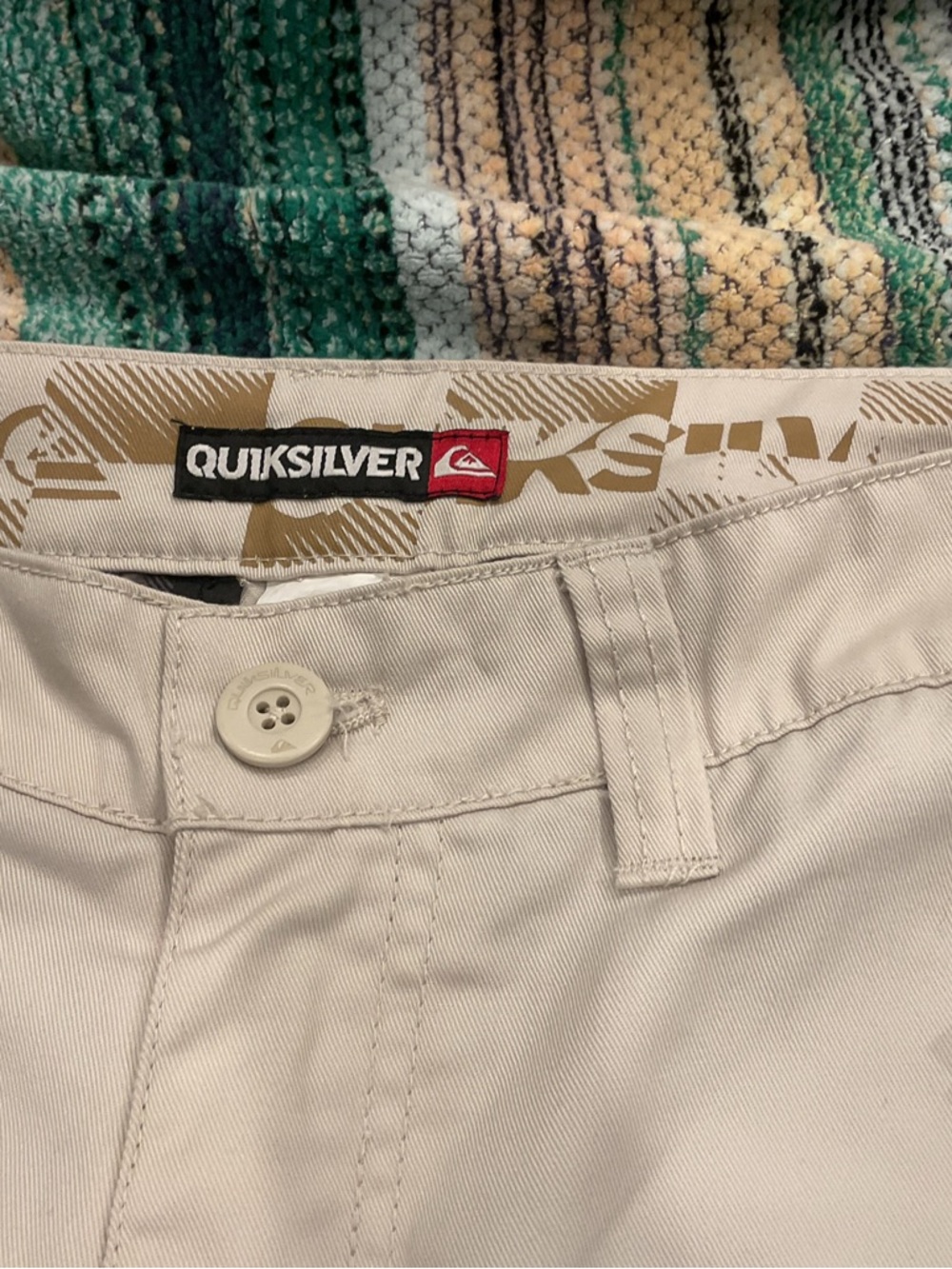 Vintage 2010 Quiksilver Men’s Cream Flat Front Performance Shorts - Picture 8 of 10